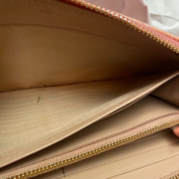 authentic PRADA Wallet Around Leather - Picture 8 of 16